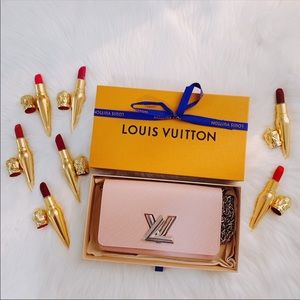 Louis vuitton , small size, pink color